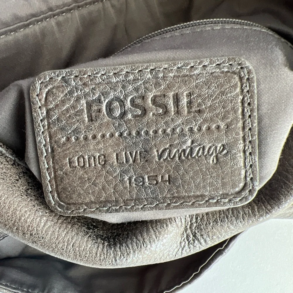 Fossil Long Live Vintage 1954 Leather Shoulder Bag,‎ Distressed Silver